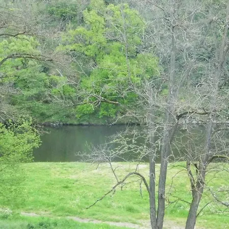 Semesterbostad Joli Petit T2 Calme Au Bord De Leau Vieille-Brioude