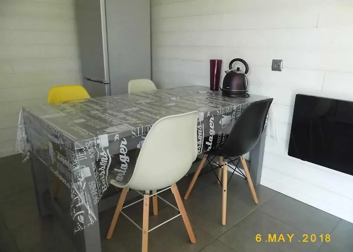 Сasa de vacaciones Joli Petit T2 Calme Au Bord De Leau Vieille-Brioude